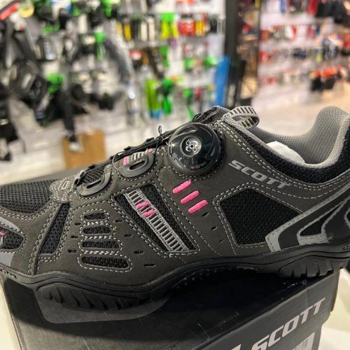 ZAPATILLA TRAIL BOA LADY BLACK 39